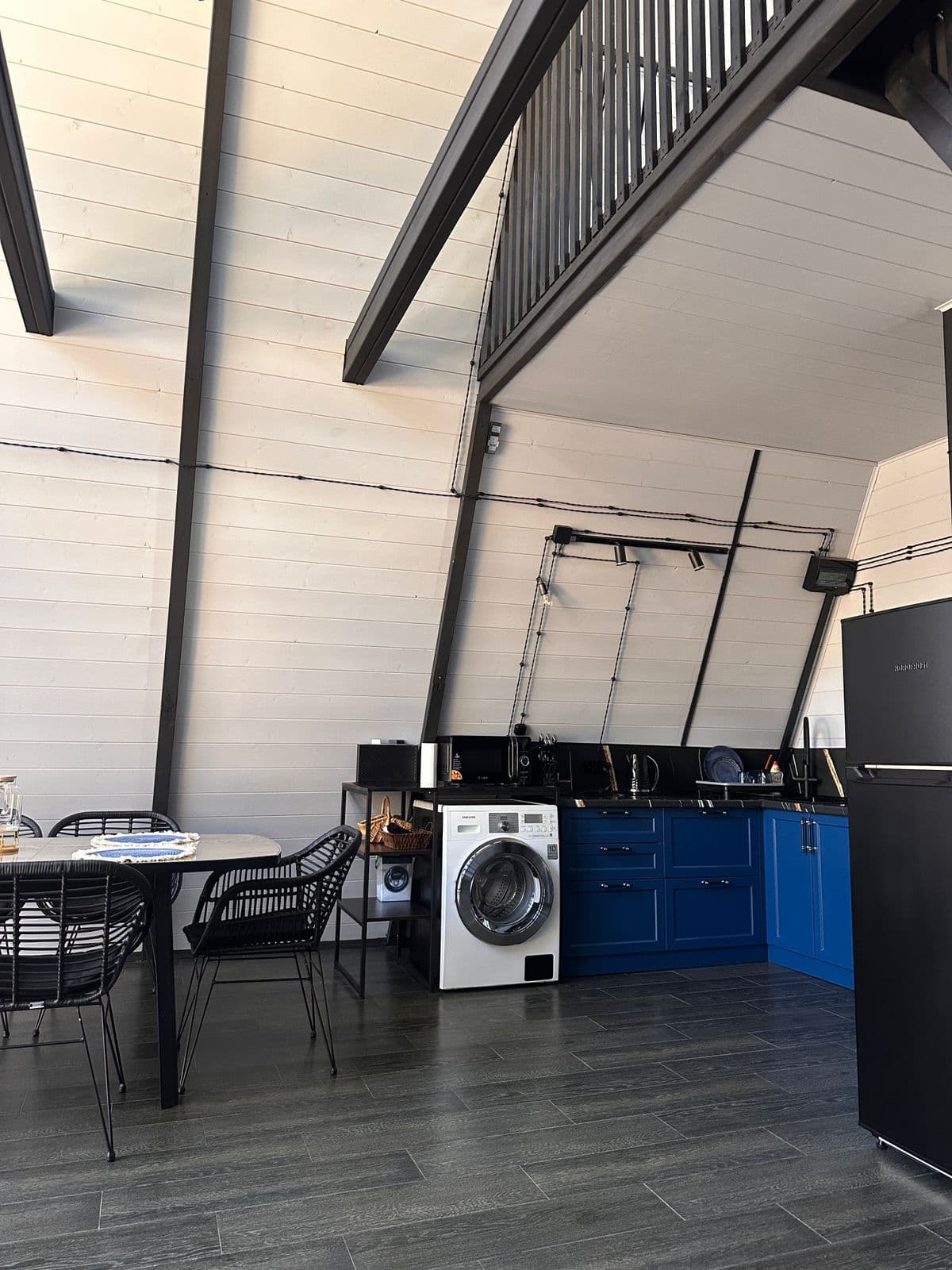 Кухня с обеденной зоной